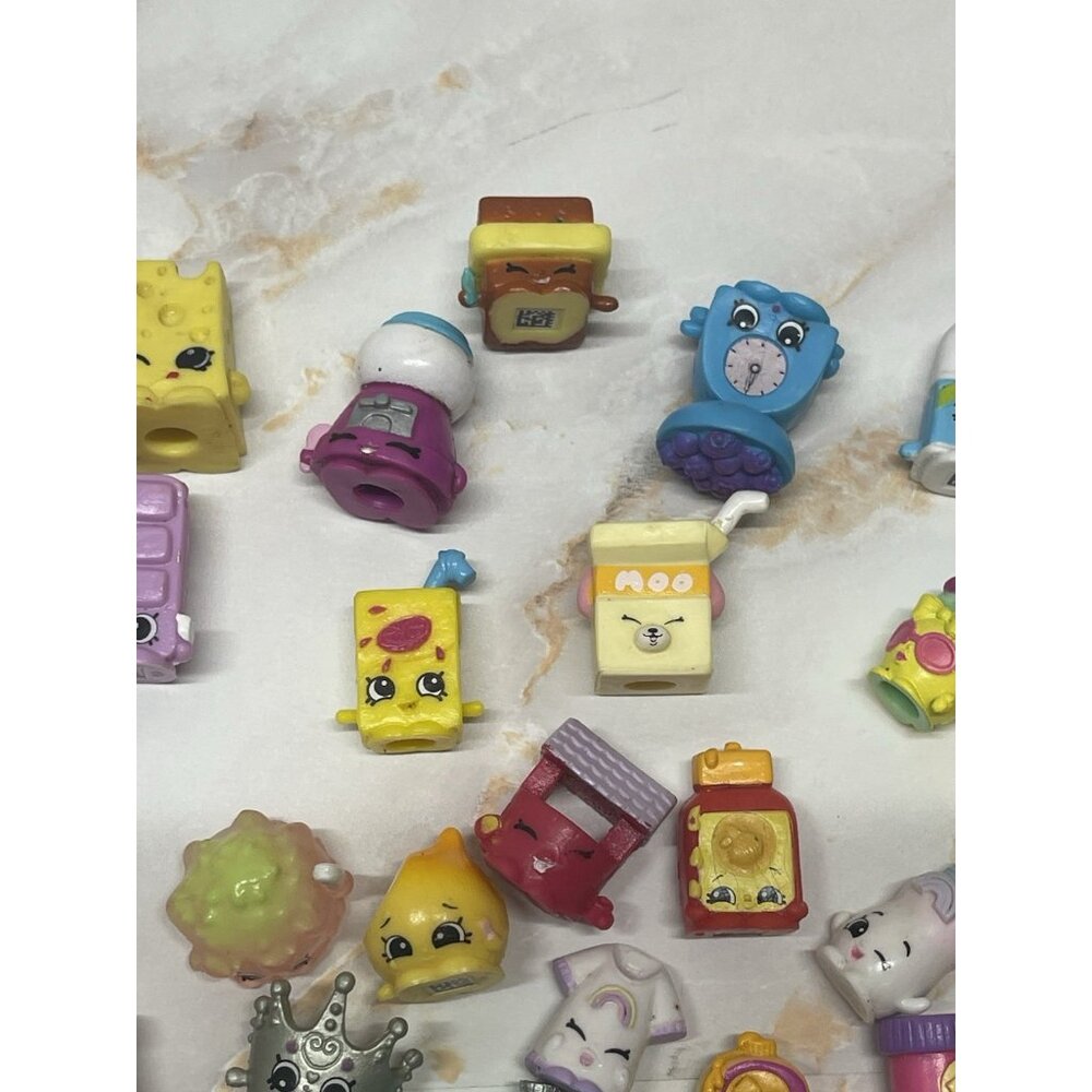 Shopkins Sweet Spot Shop PARTIAL PARTS ONLY Plus 45 Shopkins, Dress, Recipe Box - Picture 7 of 16